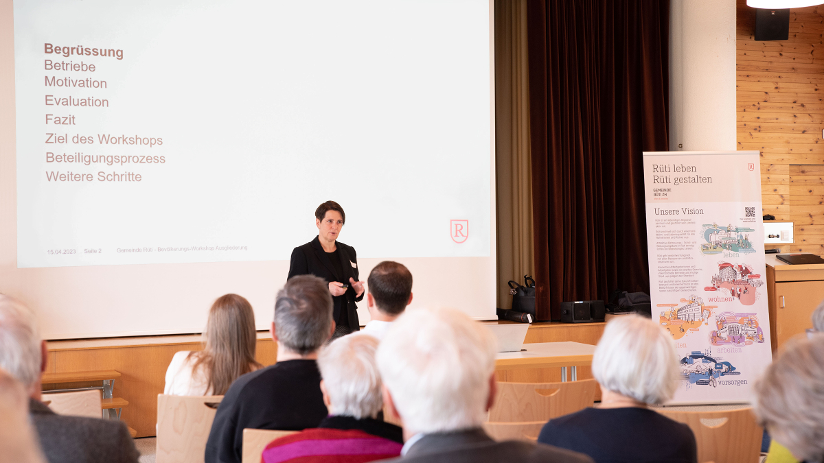 Einführung an Bevölkerungs-Workshop durch Gemeindepräsidentin Rüti