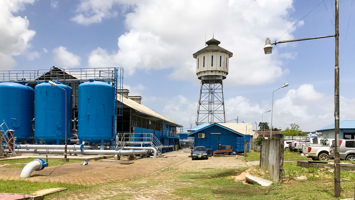 Paramaribo, Surinam: Trinkwasseraufbereitung durch das Surinam Wasserversorgungsunternehmen